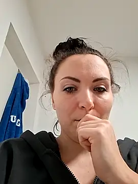 Snapshot of InkedCurly_L chatting on February 11, 2026, 6:08 pm InkedCurly L online show from February 11, 2026, 6:08 pm