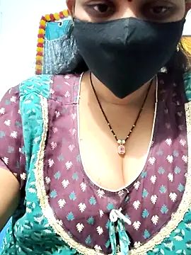 Snapshot of lusy79 chatting on February 6, 2026, 5:25 am lusy79 online show from February 6, 2026, 5:25 am