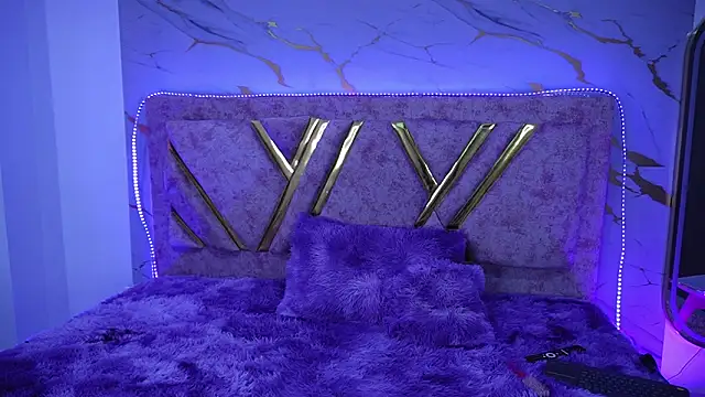 zoe westxx online show from January 15, 2026, 7:39 pm