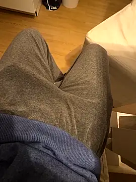 Snapshot of Bigross21 chatting on March 3, 2026, 11:45 pm Bigross21 online show from March 3, 2026, 11:45 pm