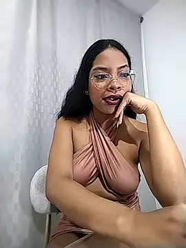 KATALINA SANTANA  online show from March 6, 2026, 11:55 pm