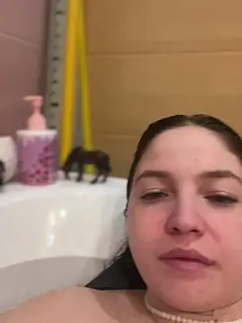 Snapshot of AlexaYvonne chatting on February 18, 2026, 12:30 am AlexaYvonne online show from February 18, 2026, 12:30 am