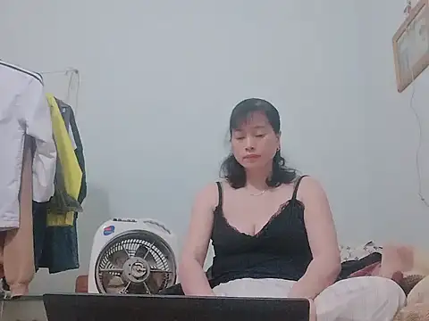 Sophie sexy7 online show from February 19, 2026, 4:04 pm