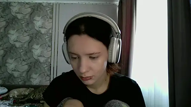 LxayBloom online show from February 22, 2026, 9:44 am