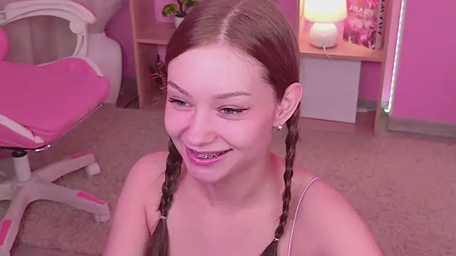 Snapshot of sheilaa_pink chatting on April 14, 2026, 3:39 pm sheilaa pink online show from April 14, 2026, 3:39 pm