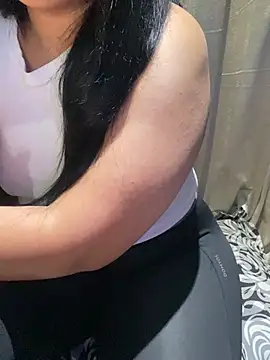 Lina Velvet  online show from April 8, 2026, 1:07 am