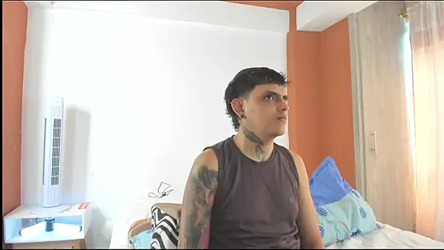VelvetAndShadows online show from July 9, 2026, 12:59 pm