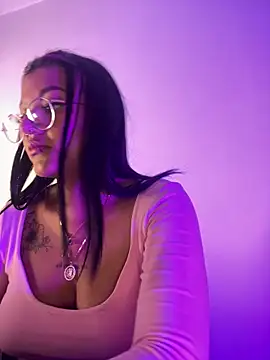 queen of you heart online show from April 11, 2026, 10:35 pm