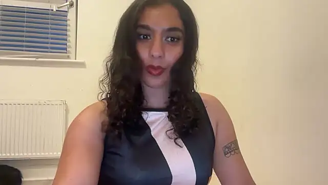 Snapshot of fayfay21@xh chatting on April 26, 2026, 8:17 pm fayfay21xh online show from April 26, 2026, 8:17 pm