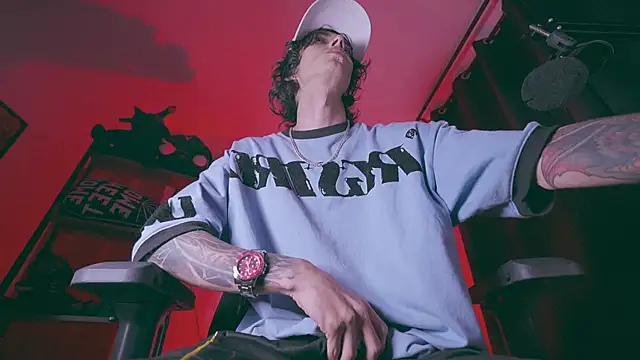 Olliver   y online show from April 18, 2026, 12:35 am