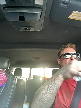 WIDBIGWHITECOCK online show from June 4, 2026, 9:52 pm