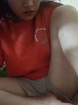 yumyum112 online show from February 6, 2026, 12:45 pm