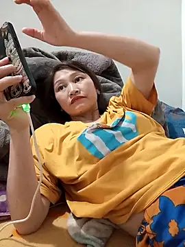 yumyum112 online show from February 28, 2026, 2:28 pm