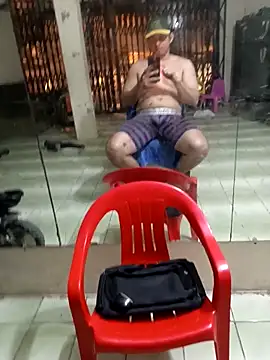 paladito01 online show from April 10, 2026, 6:09 am