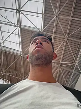 Snapshot of liam_bronw chatting on May 23, 2026, 6:18 pm liam bronw online show from May 23, 2026, 6:18 pm