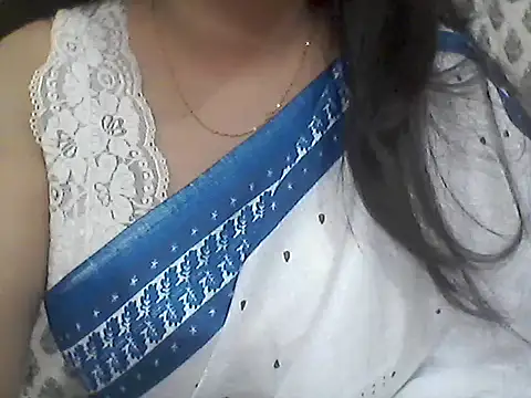 Snapshot of _Daisy chatting on April 9, 2026, 6:47 pm Daisy online show from April 9, 2026, 6:47 pm