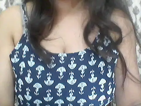 Snapshot of _Daisy chatting on April 3, 2026, 7:31 pm Daisy online show from April 3, 2026, 7:31 pm