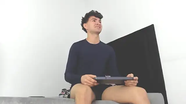 camilo model online show from February 18, 2026, 1:03 am