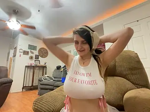 Snapshot of RoxyBrockcali chatting on March 7, 2026, 9:27 am RoxyBrockcali online show from March 7, 2026, 9:27 am