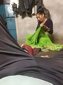 Hot hiuj online show from April 28, 2026, 4:55 pm