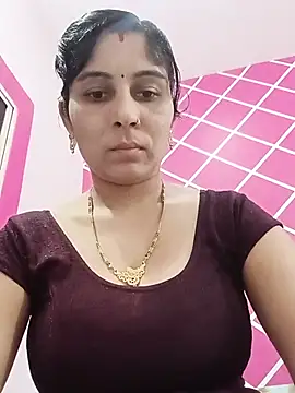 Snapshot of Hot_ree85 chatting on June 25, 2026, 7:02 am Hot ree85 online show from June 25, 2026, 7:02 am