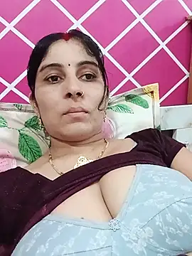 Snapshot of Hot_ree85 chatting on July 8, 2026, 5:30 am Hot ree85 online show from July 8, 2026, 5:30 am