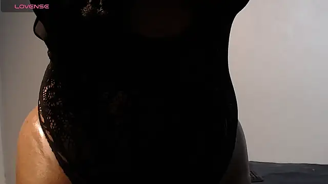 Snapshot of Naughty_QueenXoXo chatting on February 14, 2026, 11:49 pm Naughty QueenXoXo online show from February 14, 2026, 11:49 pm