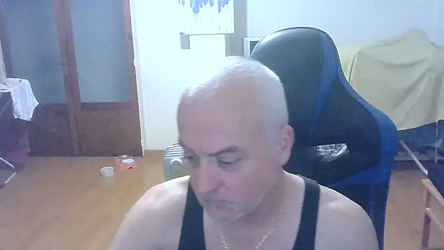 Snapshot of Antoniman9 chatting on March 14, 2026, 12:38 am Antoniman9 online show from March 14, 2026, 12:38 am