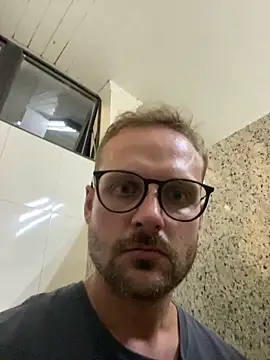 Snapshot of catarinenseputo chatting on February 28, 2026, 3:06 am catarinenseputo online show from February 28, 2026, 3:06 am