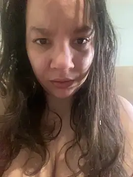 bellakay19 online show from February 13, 2026, 4:29 pm