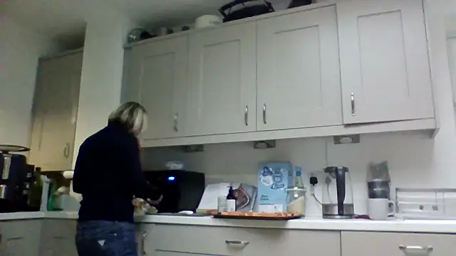 Milfshake227 online show from March 8, 2026, 5:27 pm