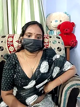 Tinarosy13 online show from February 8, 2026, 4:15 pm