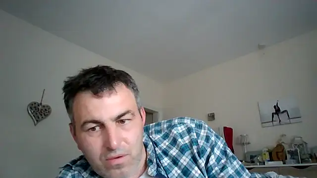 Snapshot of Hakfin666 chatting on June 14, 2026, 4:25 am Hakfin666 online show from June 14, 2026, 4:25 am