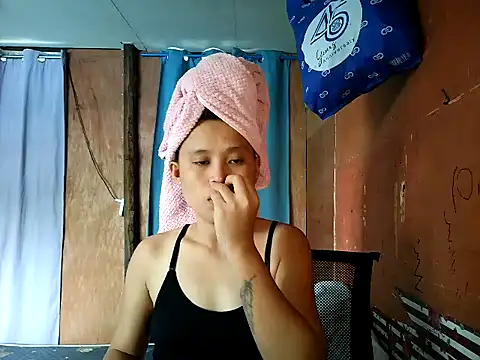 cute rose12 online show from January 16, 2026, 4:27 am