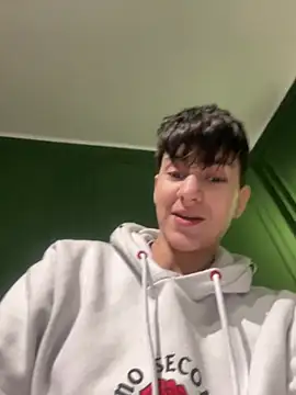 Snapshot of ravenryx chatting on February 10, 2026, 3:33 pm ravenryx online show from February 10, 2026, 3:33 pm