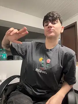 Snapshot of ravenryx chatting on February 13, 2026, 3:56 pm ravenryx online show from February 13, 2026, 3:56 pm