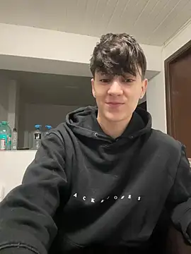 Snapshot of ravenryx chatting on February 19, 2026, 3:53 pm ravenryx online show from February 19, 2026, 3:53 pm