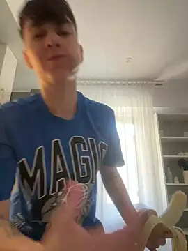 ravenryx online show from April 18, 2026, 11:01 am