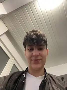 Snapshot of ravenryx chatting on March 4, 2026, 3:31 pm ravenryx online show from March 4, 2026, 3:31 pm