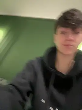 Snapshot of ravenryx chatting on February 24, 2026, 3:24 pm ravenryx online show from February 24, 2026, 3:24 pm