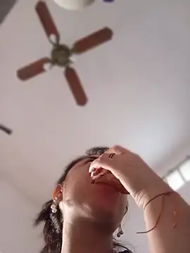 darkgodessone online show from April 3, 2026, 12:44 pm