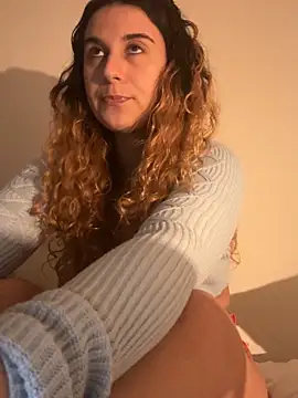 joanaguerreiru online show from February 14, 2026, 12:11 am