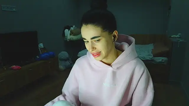 Vlada Elfie online show from April 17, 2026, 7:38 pm