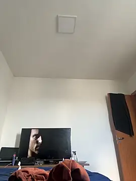 Snapshot of vinihfeh chatting on February 9, 2026, 8:18 pm vinihfeh online show from February 9, 2026, 8:18 pm