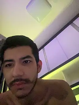 Snapshot of vinihfeh chatting on February 21, 2026, 12:12 am vinihfeh online show from February 21, 2026, 12:12 am