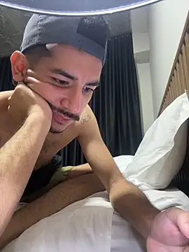 Snapshot of vinihfeh chatting on February 26, 2026, 6:46 am vinihfeh online show from February 26, 2026, 6:46 am