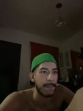 Snapshot of vinihfeh chatting on March 1, 2026, 8:36 am vinihfeh online show from March 1, 2026, 8:36 am