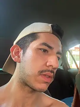 Snapshot of vinihfeh chatting on February 7, 2026, 6:49 pm vinihfeh online show from February 7, 2026, 6:49 pm