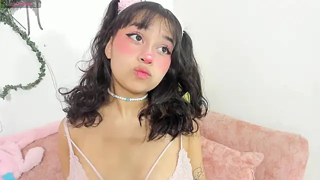 Snapshot of little_dolly3 chatting on March 3, 2026, 6:42 am little dolly3 online show from March 3, 2026, 6:42 am