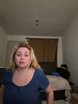 Lililuxx online show from April 20, 2026, 7:22 am